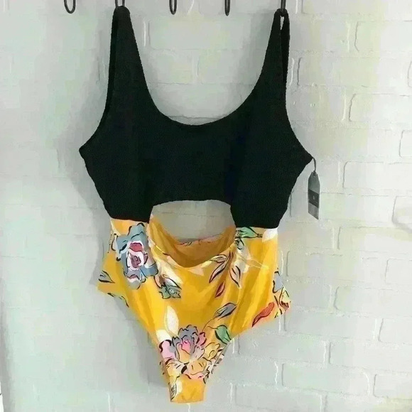 NWT Everyday Sunday Cut out Black/Yellow Floral One piece - Plus Size 3X - Picture 8 of 14
